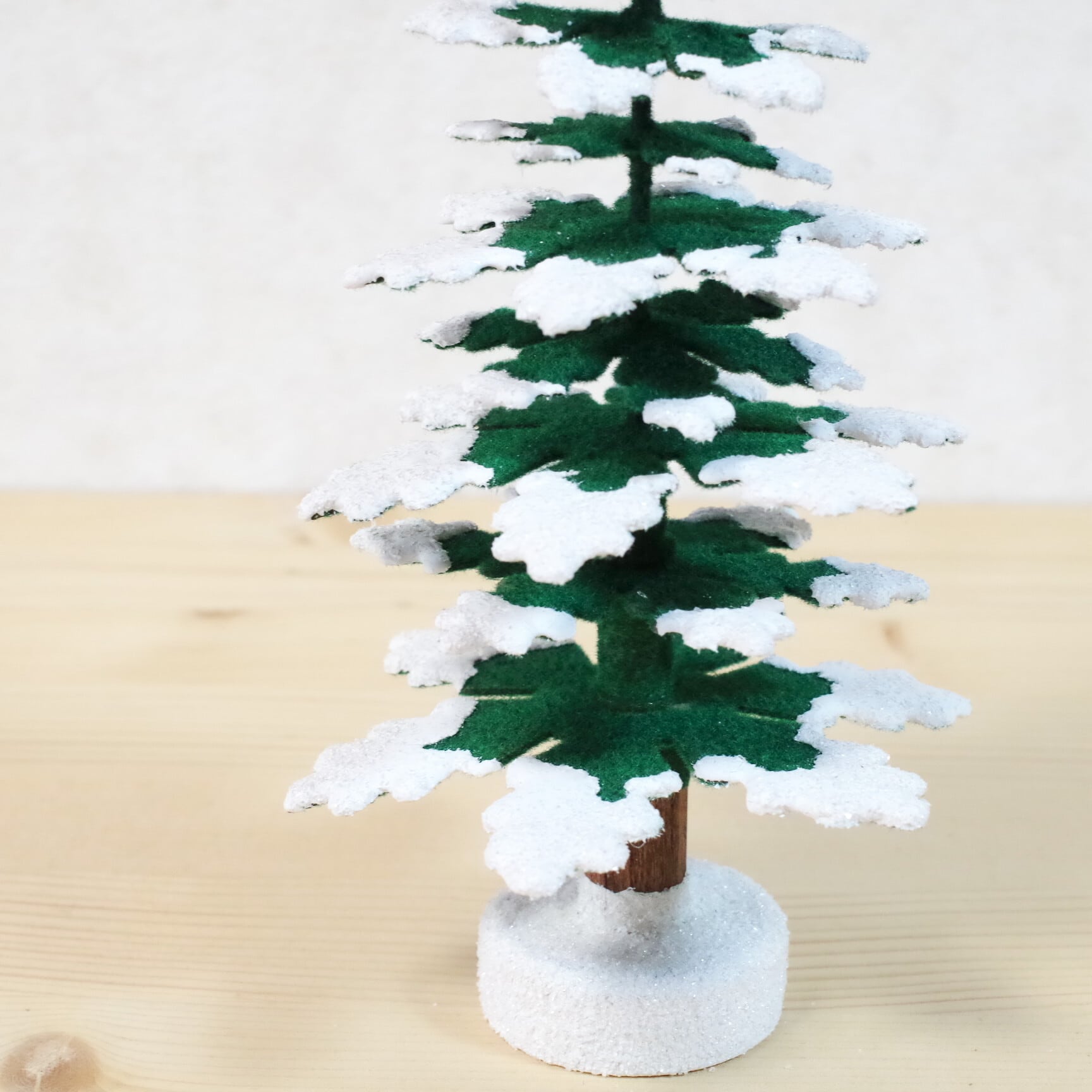 冬のトウヒの木 25cm | 木のおもちゃ専門店 おもちゃ箱 イカロス 公式