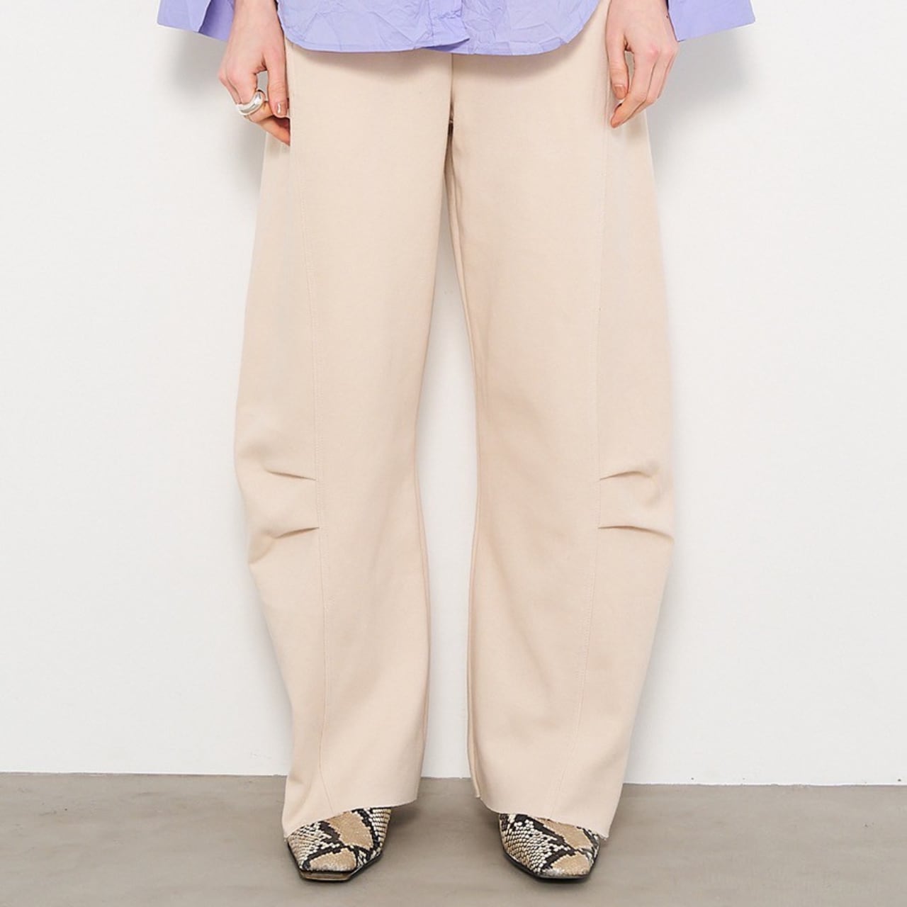 【YENN】カーブシルエットパンツ(新色ECRU)