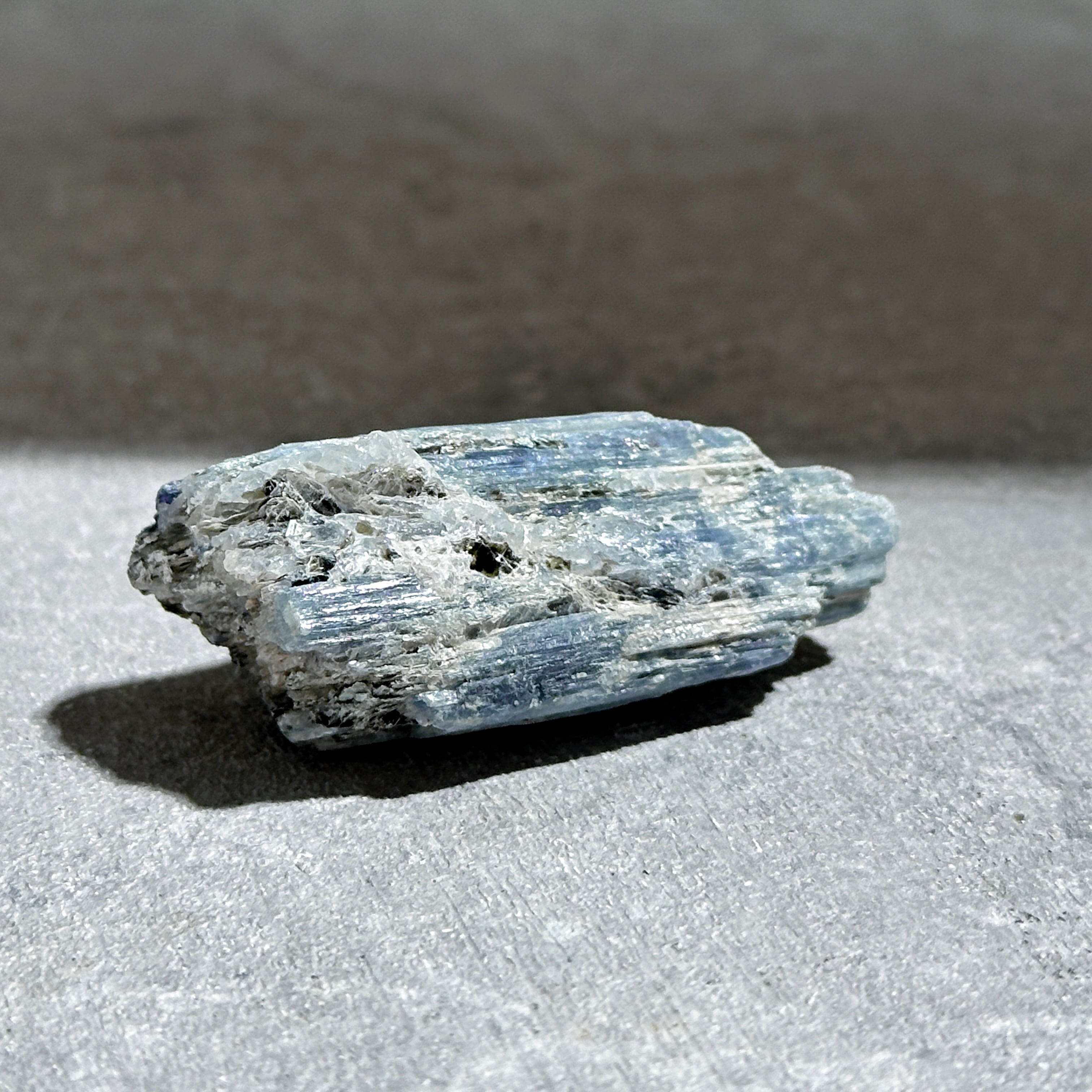 カイヤナイト 原石63◇ Kyanite ◇天然石・鉱物・パワーストーン