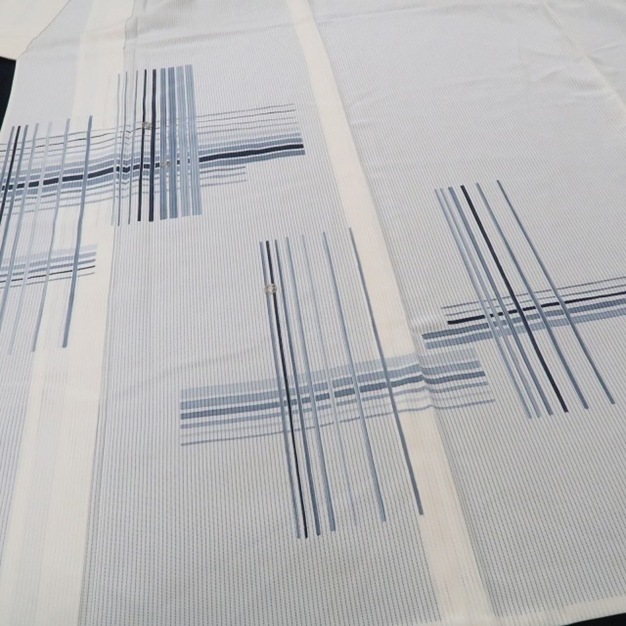 未着用 縦絽 銀駒刺繍 夏着物 正絹“涼味と共に粋を奏で、ぐるぐる 