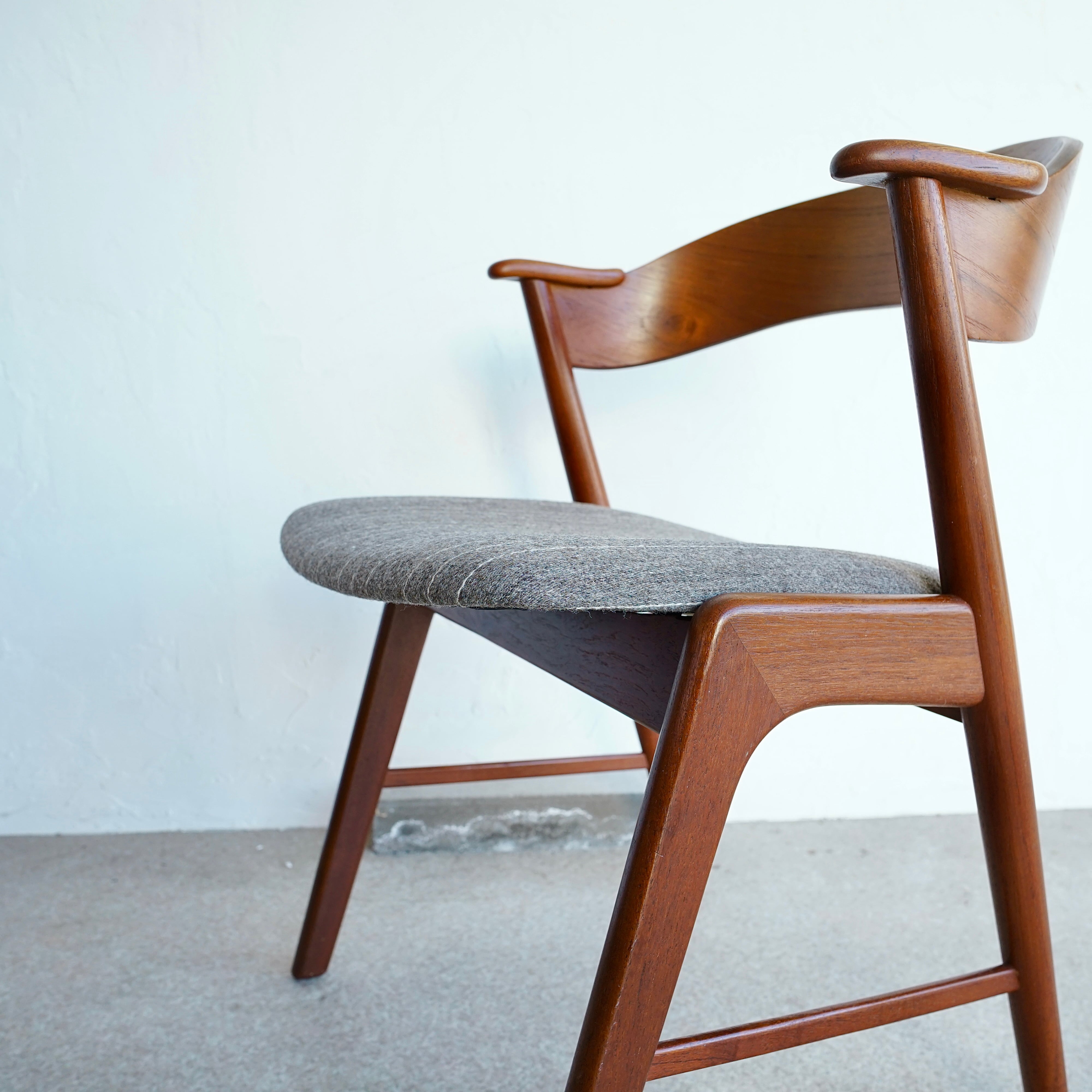 ダイニングチェア 北欧 ビンテージ Kai Kristiansenネイルチェア No.32