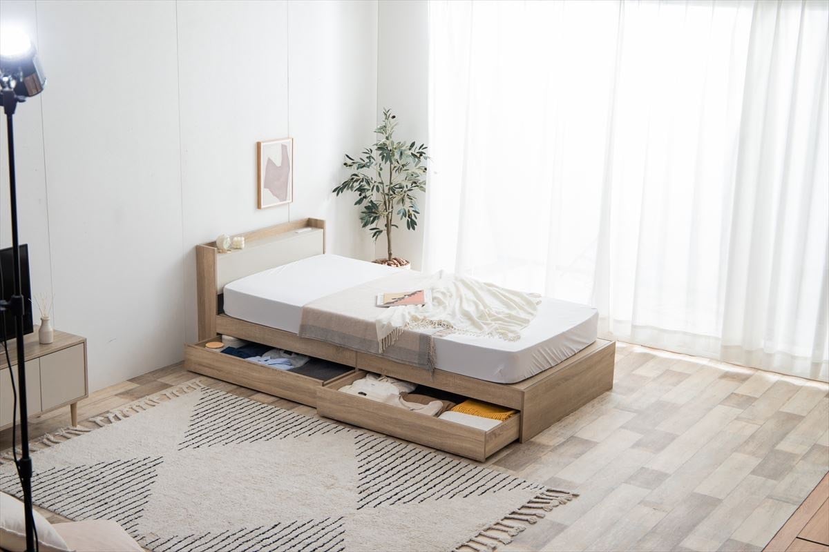 シングル】美しい木目と清潔感あるホワイトのバイカラーが印象的な宮棚