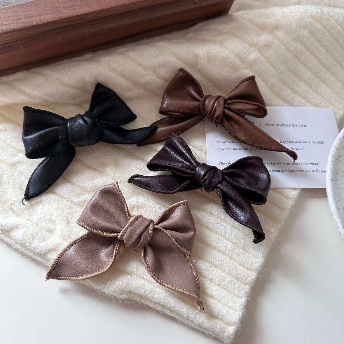 フェイクレザー リボン ヘアクリップ 00580