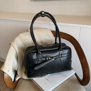 バッグ レディースバッグ ショルダーバッグ 肩がけバック 旅行バッグ 買い物バッグ 肩がけ 手持ち 使いやすい コンパクト 軽量 ポリエステル シンプル カジュアル 大人 おしゃれ 大人女子 とろみ感 デート お出かけ 休日 旅行 お買い物 普段使い プレゼント 送料無料 春 夏 秋 冬 ブラック ブラウン