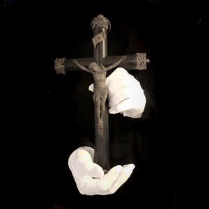 漆黒の十字架