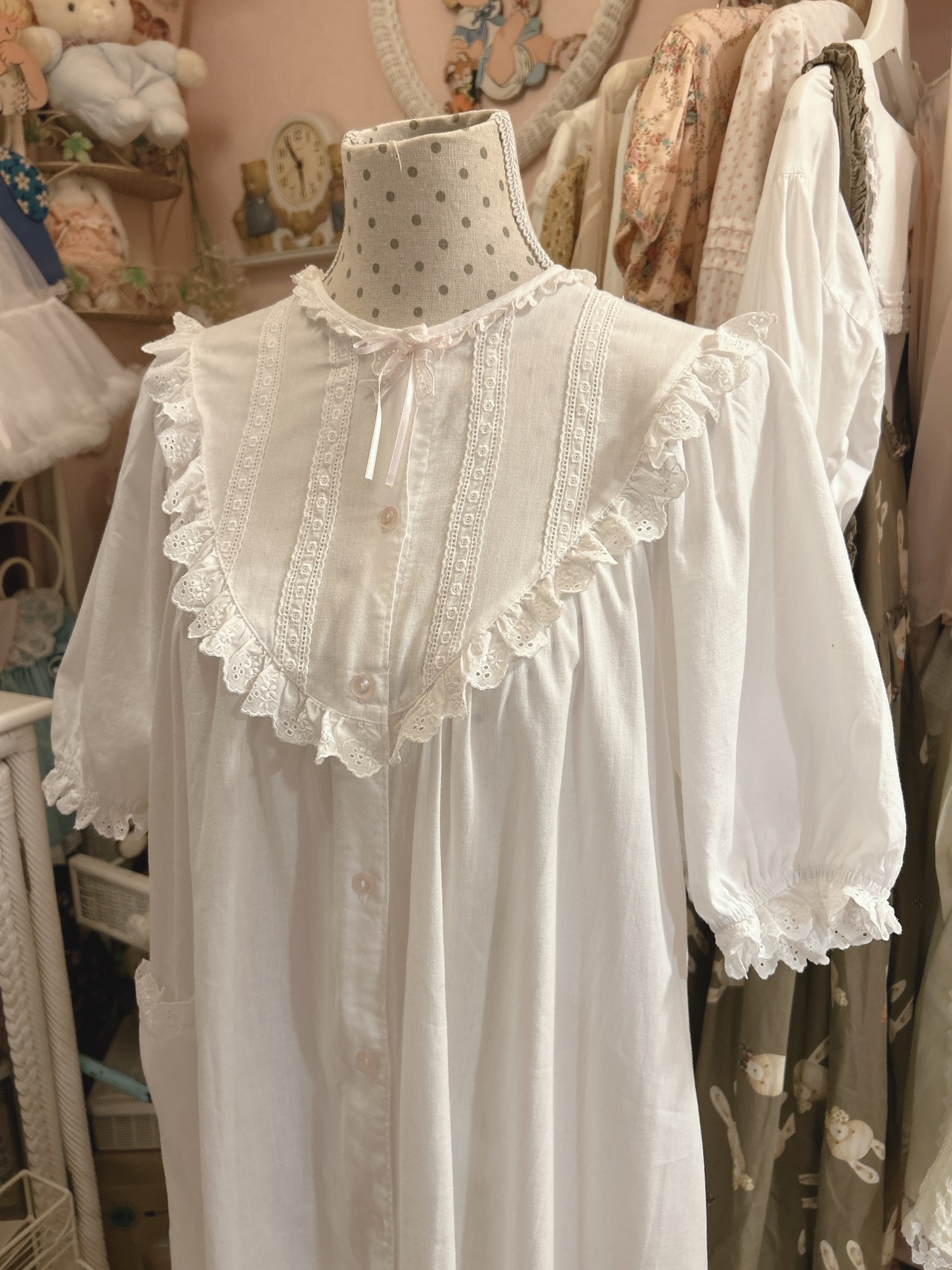 White lace dressの画像03