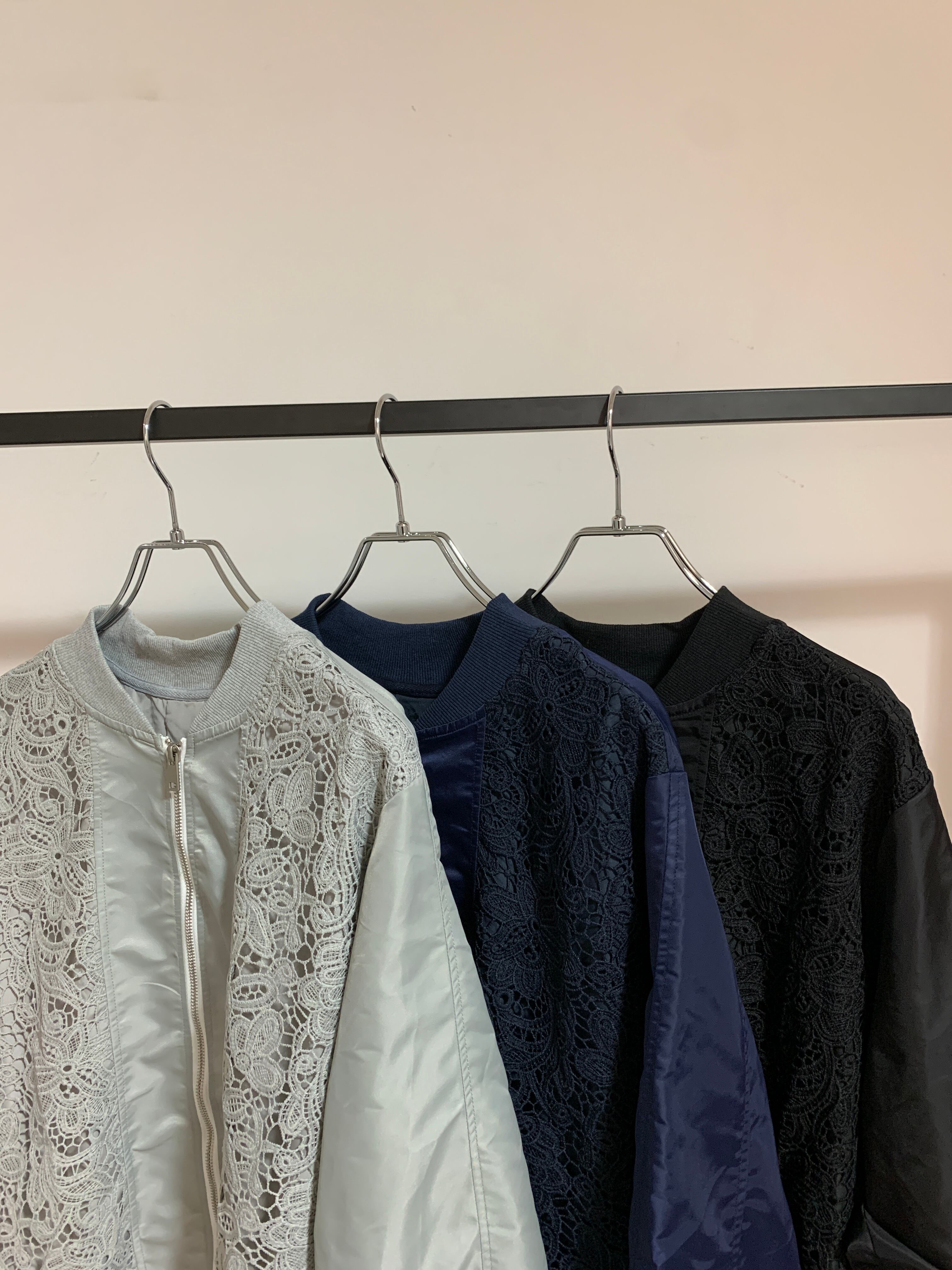 lace docking blouson