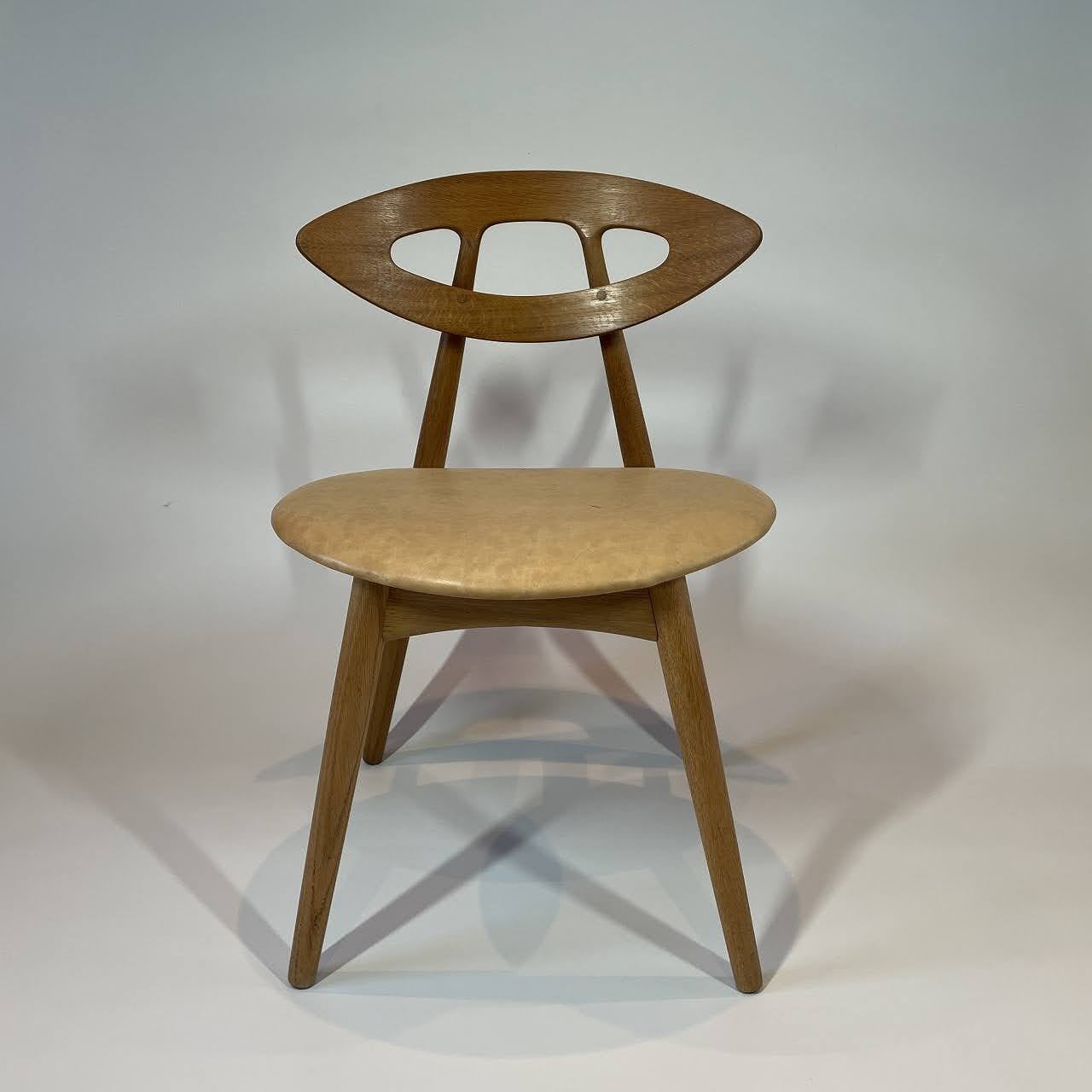 Model 84 Chair / Eye-chair by Ejvind A Johansson | KOHSEKI