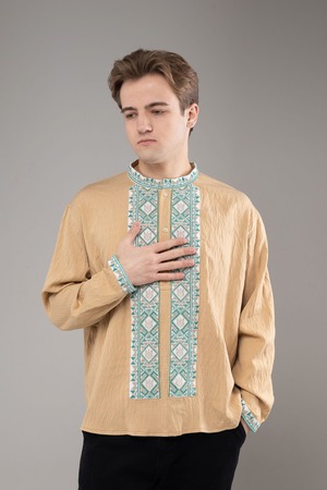 ウクライナ刺繍ヴィシヴァンカ　国章　クロスステッチ手刺繍　L-XLサイズ　メンズ