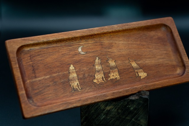 【イギリス家具を代表する銘木】ホンジュラスマホガニー ペントレイ 象嵌 月に吠える
