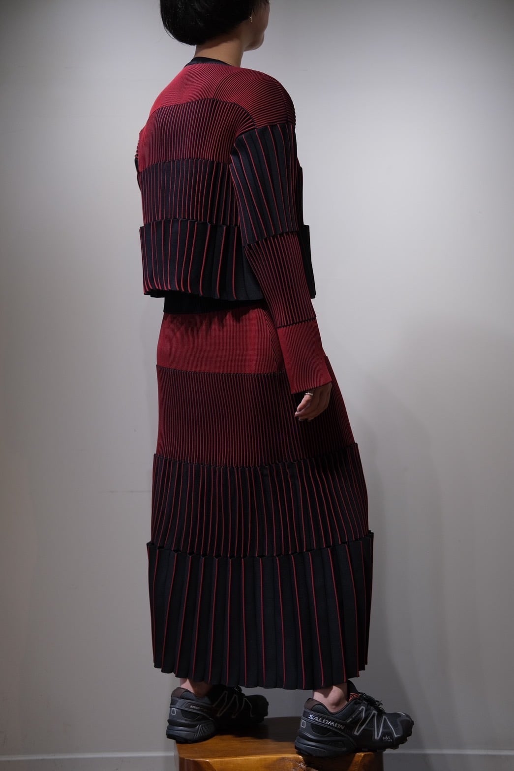CFCL】 ACCORDION CROPPED CARDIGAN -maroon red multi- | loop