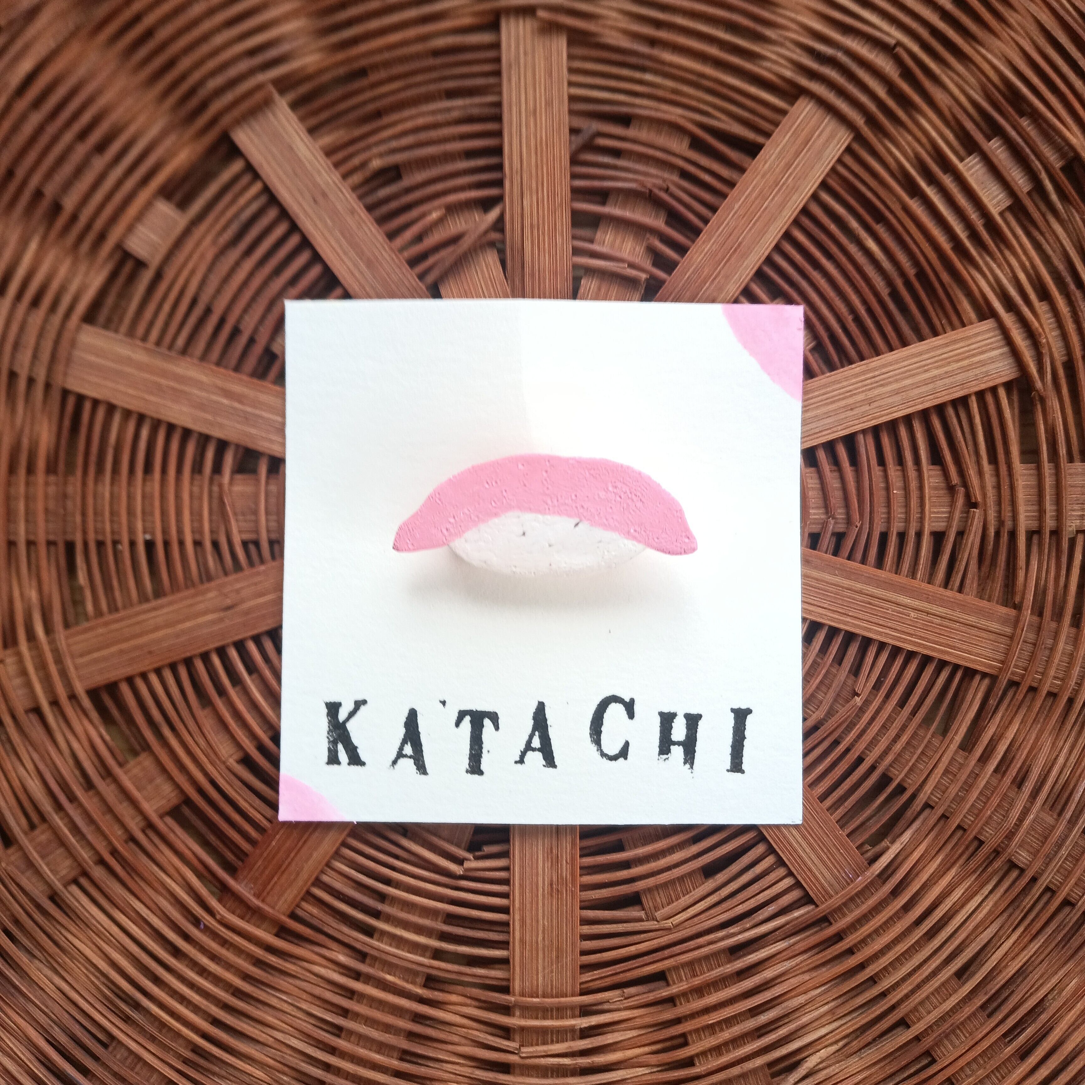 ヘンテコ　ブローチ　まぐろ寿司　中トロ　寿司　お寿司　手描き　一点もの