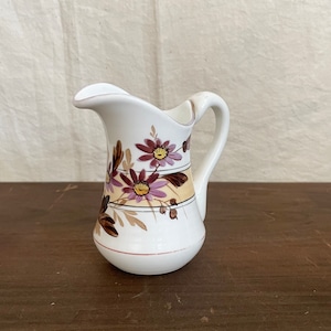 花模様のピッチャー