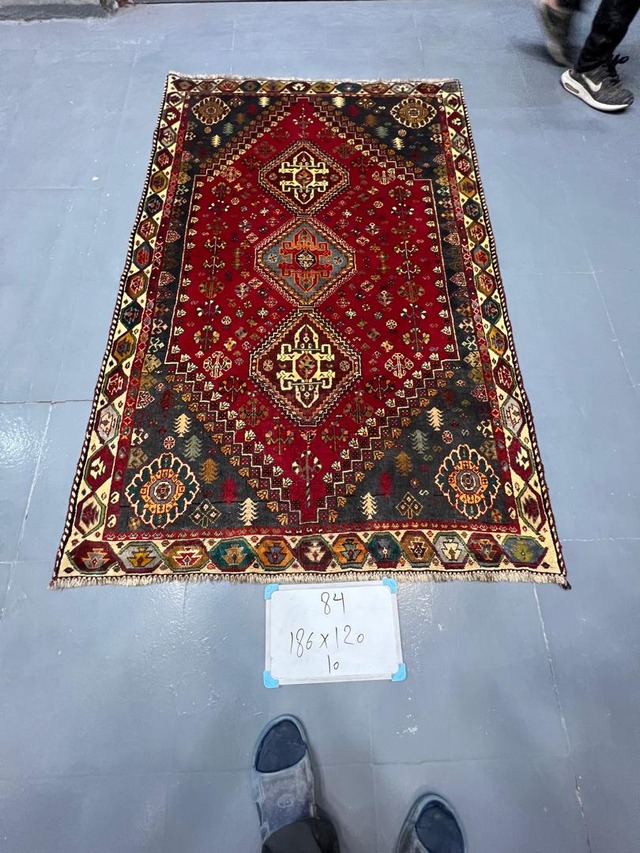 絨毯クエスト72【No.84】 ※現在、こちらの商品はイランに置いてあります。ご希望の方は先ずは在庫のご確認をお願いします。