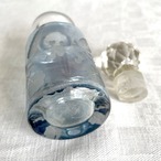 香水瓶 蓋付き瓶（大）　パールブルー　植物エッジング　 19ota1-２