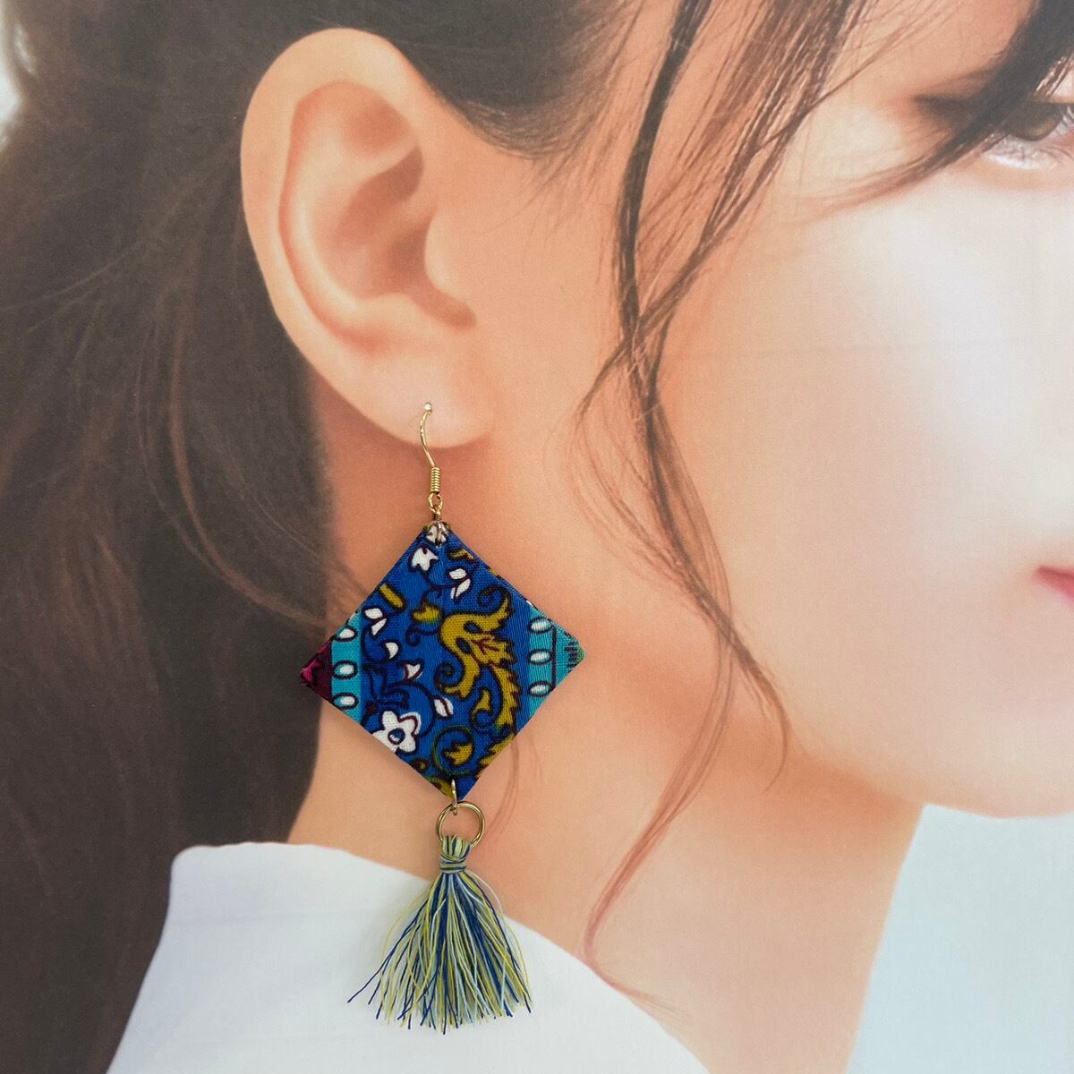 黒 英字 レザー × ダルメシアン ハラコ ピアス イヤリング｜アクセサリー