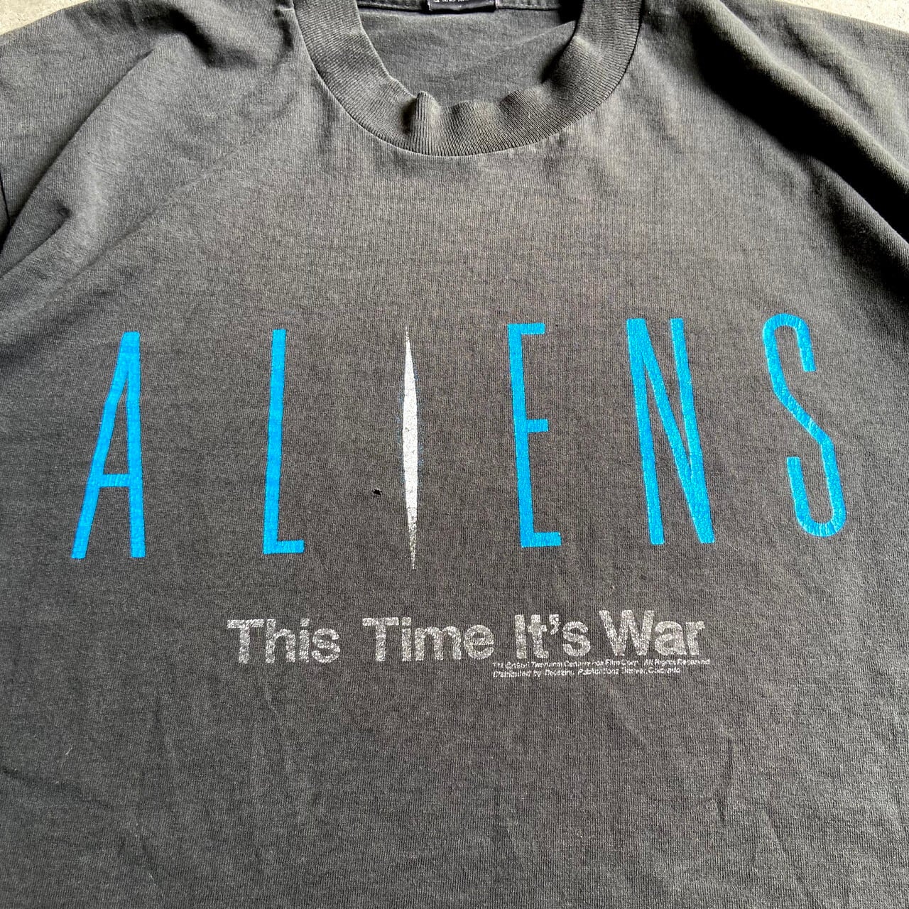 80年代 Usa製 Aliens2 エイリアン 映画 ムービープリントtシャツ メンズxl 古着 80s ヴィンテージ ビンテージ ロゴプリント フェードブラック 墨黒 Tシャツ Sa2107 Cave 古着屋 公式 古着通販サイト