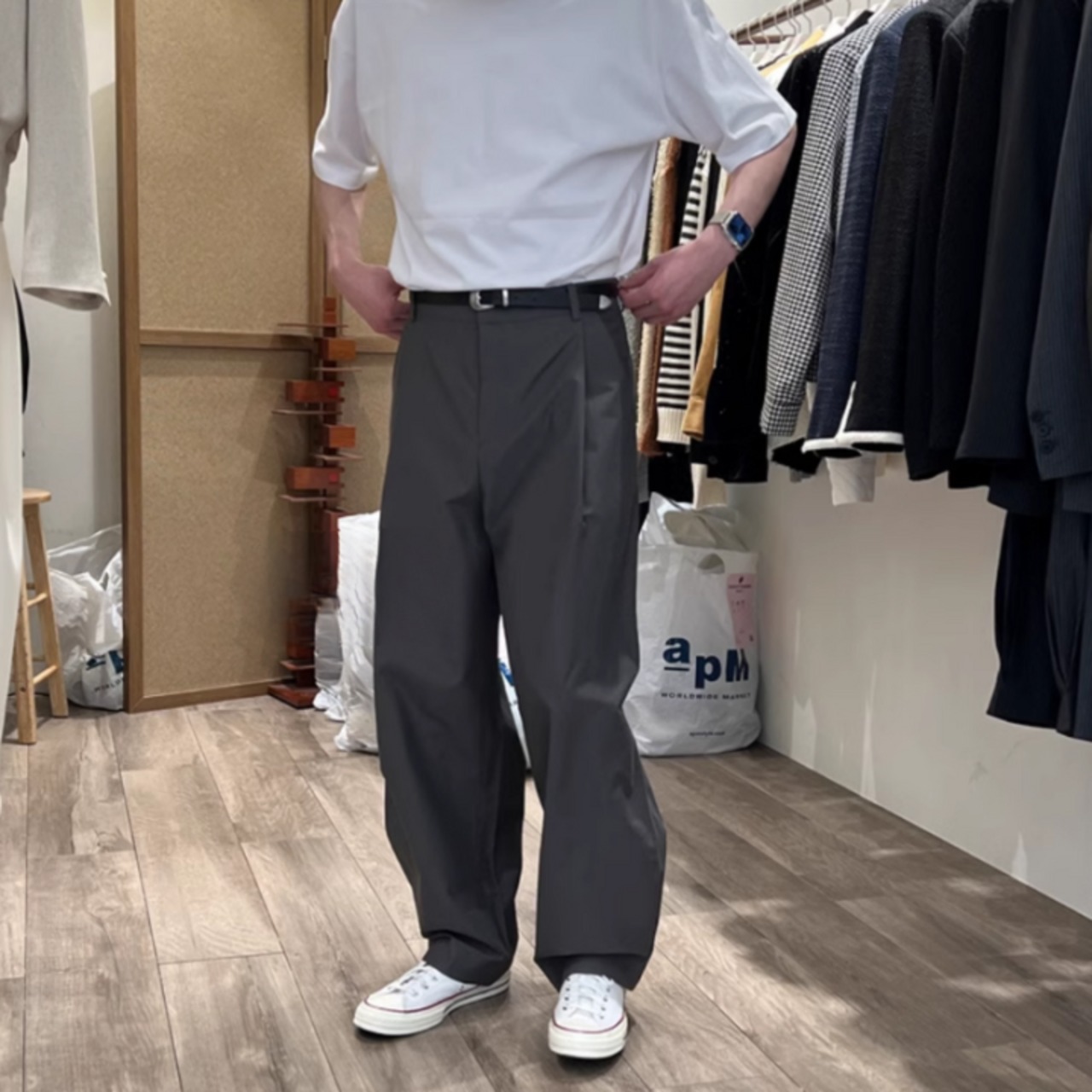 立体デザインプリーツ薄軽ルーズパンツ　0750