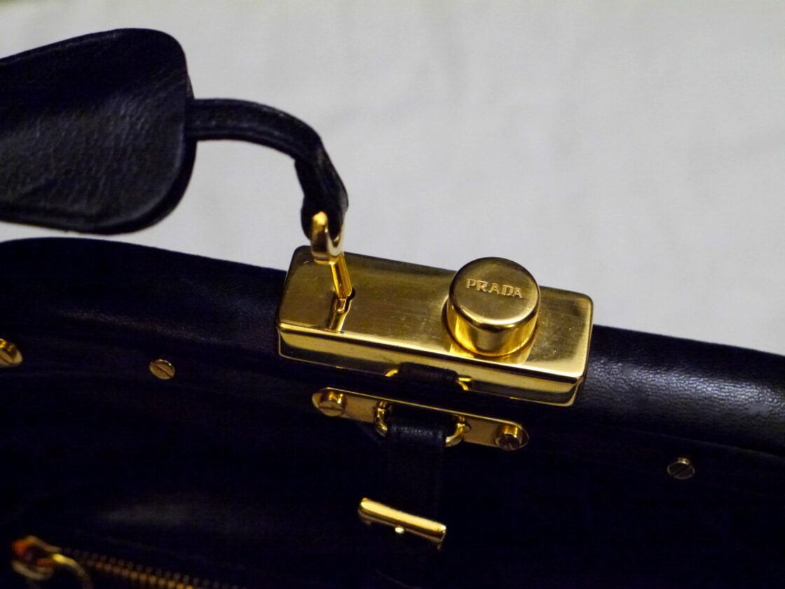 レア◇PRADA プラダ がま口デザイン ナッパレザー ワンショルダー 