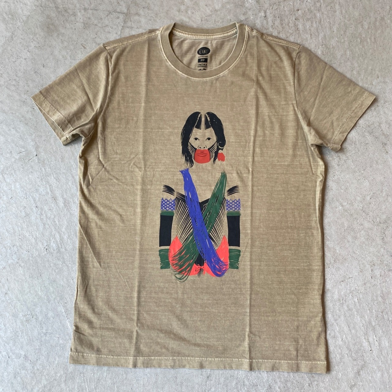 カヤポ族のTシャツ 【Mulher preparada para festa】