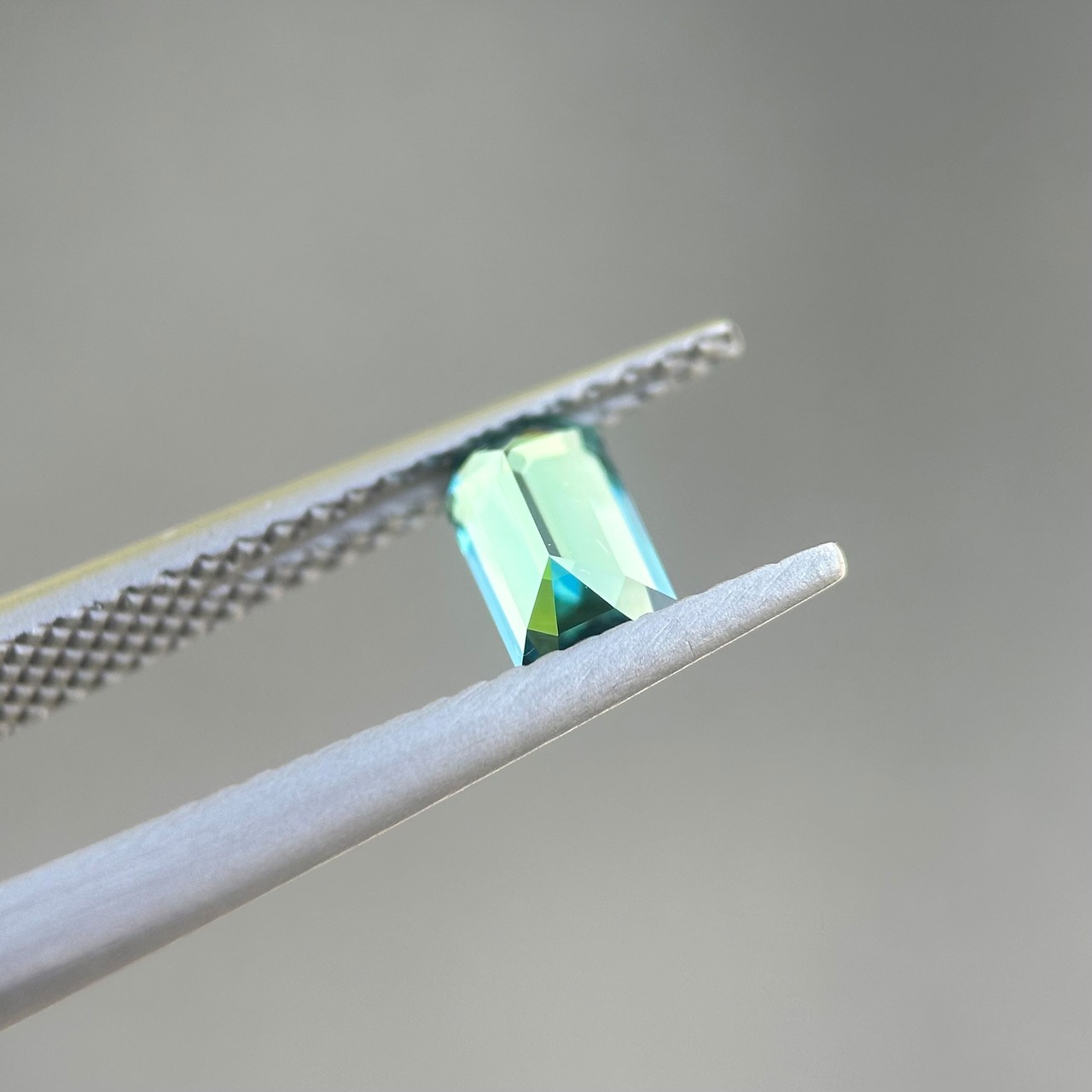 ラグーントルマリン 6.5x3.7mm, 0.52ct, ナミビア産