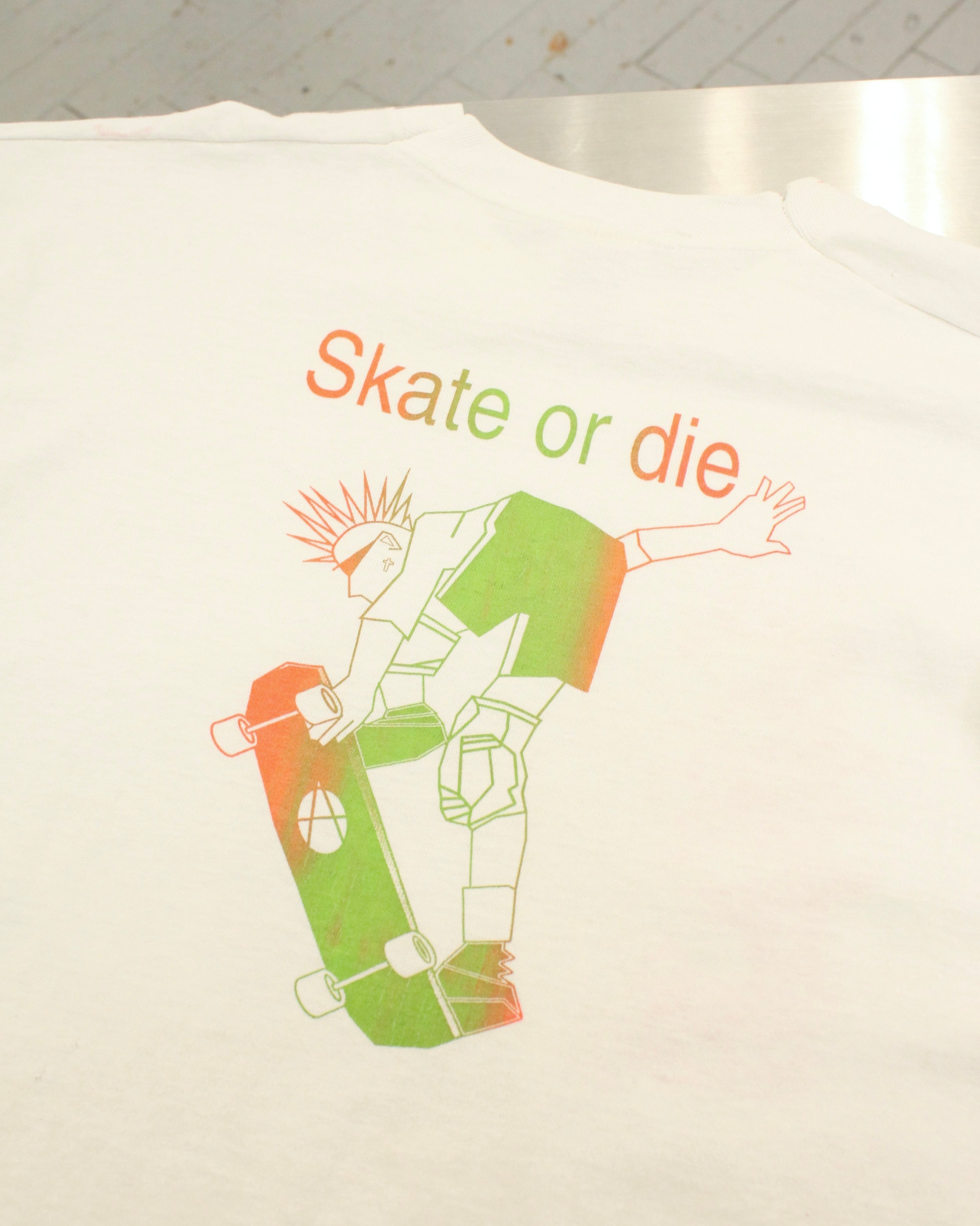 00s FRUIT OF THE LOOM "Skate or die" Print S/S Tee