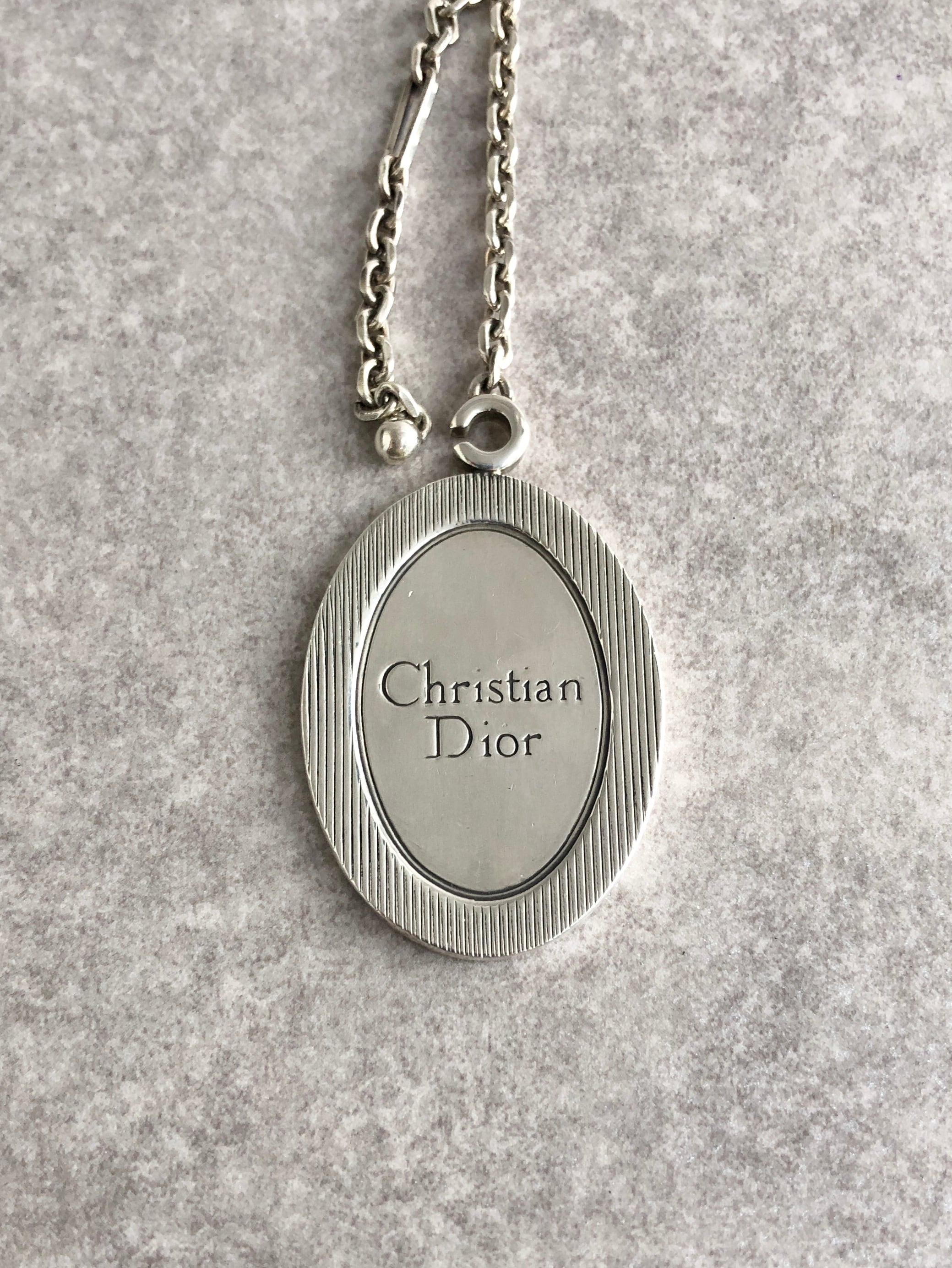 Christian Dior クリスチャン ディオール チャーム シルバー ロゴ