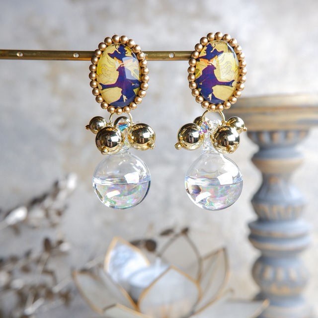 アートガラスドーム「ロートレックのディヴァン・ジャポネ」