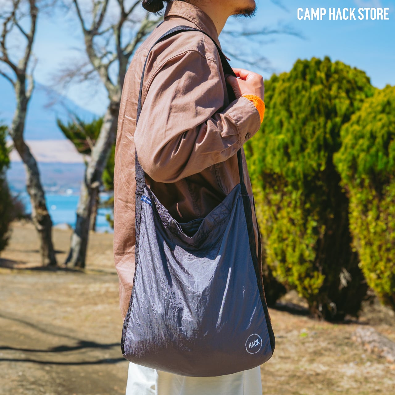 別注カラーで新登場。肩掛け「エコバッグ」 | CAMP HACK STORE
