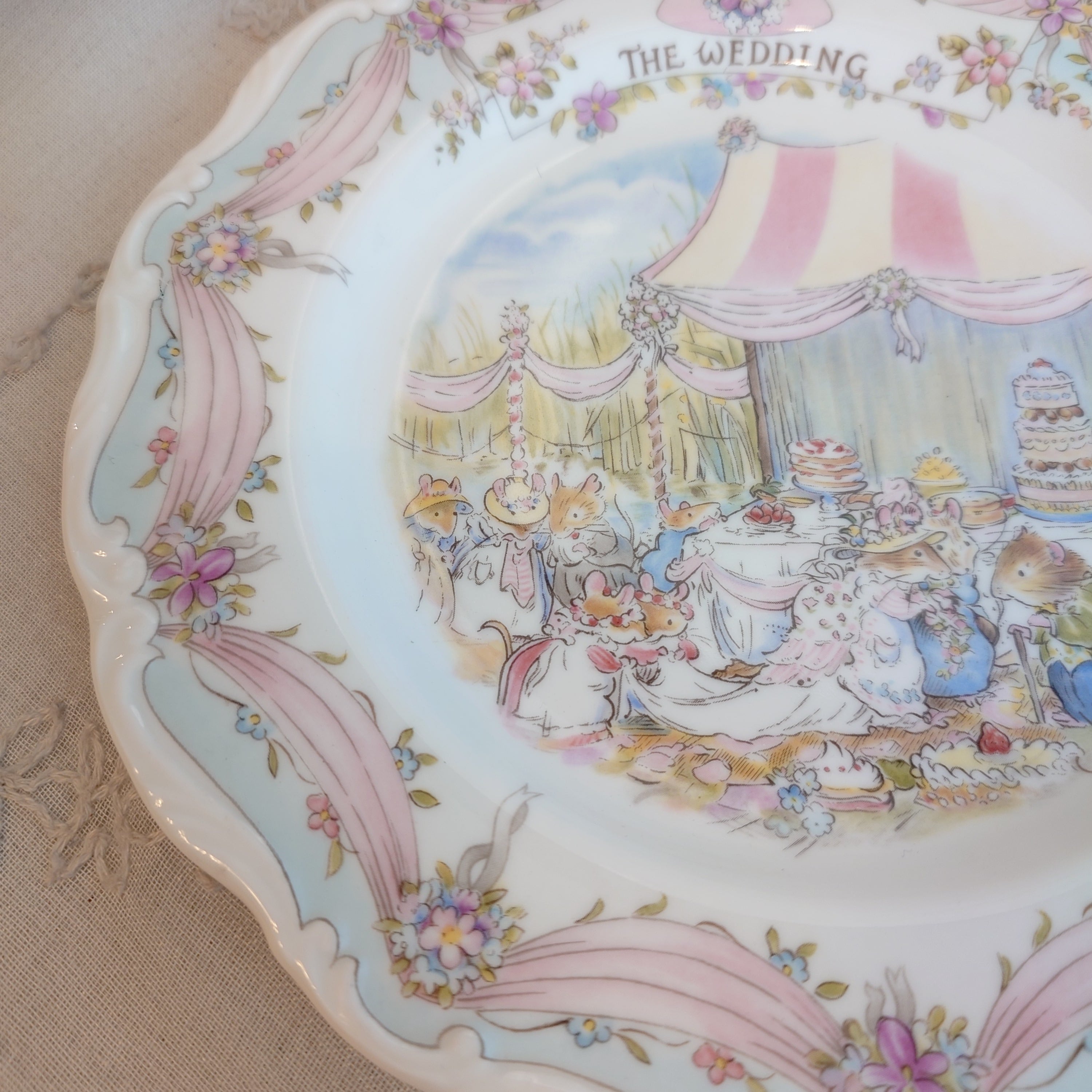 ロイヤルドルトン ブランブリーヘッジ ウエディング プレート