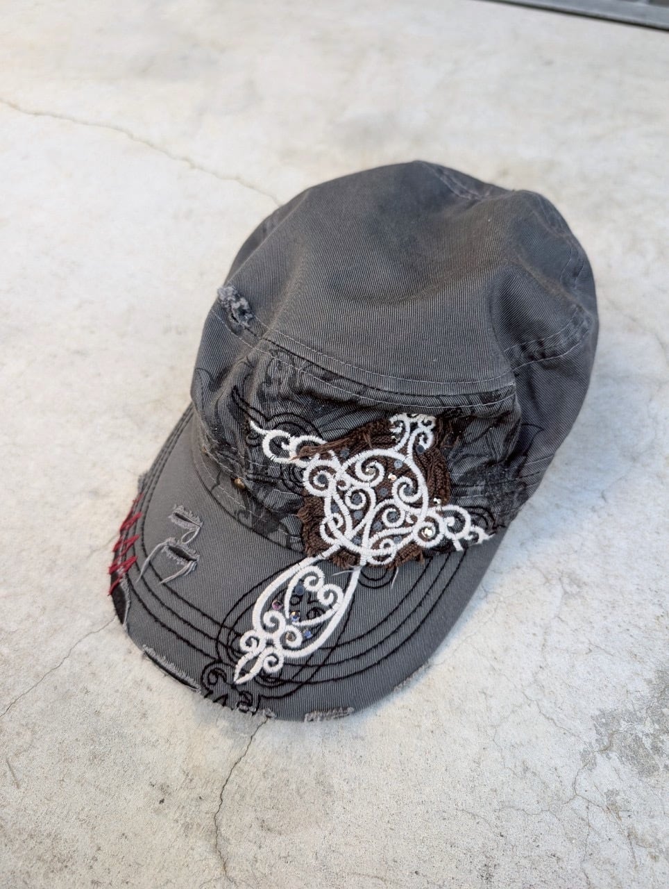 "CROSS" grunge style work cap