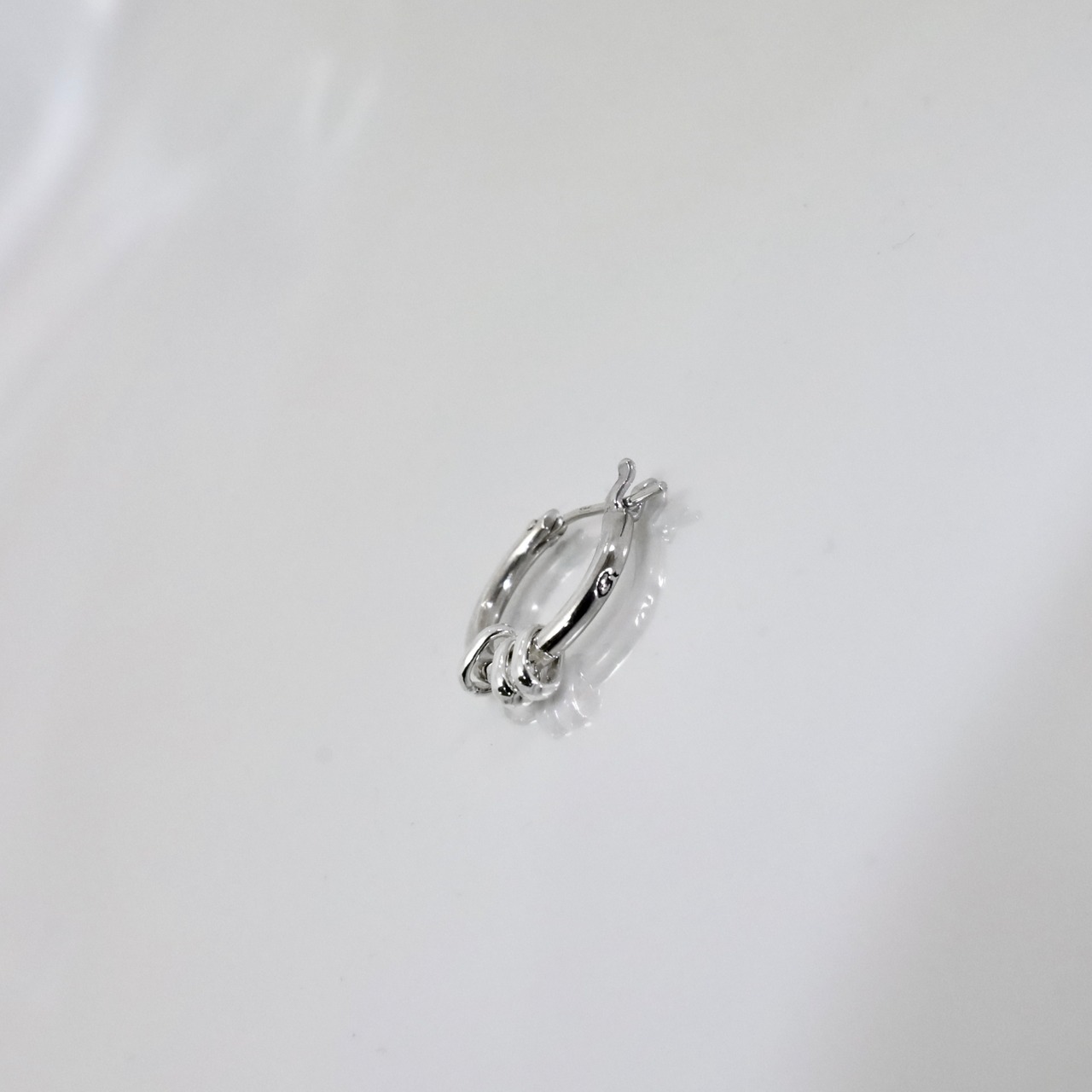 CROSS THIN HOOP with OVAL / クロスシンフープピアス ウィズ オーバル