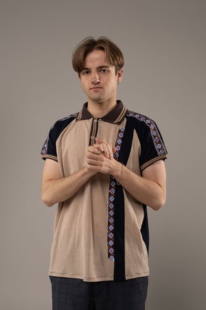 【男女兼用モデル】ウクライナ手刺繍ポロシャツ　Lサイズ