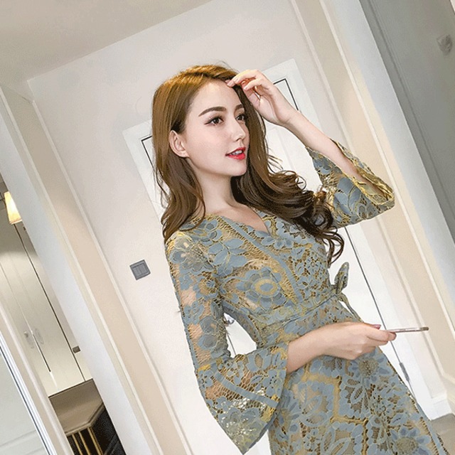 ウエストファントランペットスリーブフローラルレースドレス レディース 長袖スカート ミドル丈ベーススカート レディース 送料無料 イリュージョンネック  レース フレア フ サックライン 膝上  着痩せ 体型カバー ふんわり 透け感 ガーリー 通気性 ラブリー キュート ひらひら かわいい 可愛い 涼しい 大きめ ゆったり ゆる 楽ちん ルーズ ノースリーブ 袖なし 刺繍 おしゃれ お洒落 無地 デート お出かけ 女子会 休日 春 春服 夏 夏服 10代 20代 モテ イベント セクシー