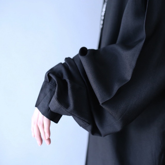 "GOOUCH"  geometry embroidery over silhouette black mode shirt