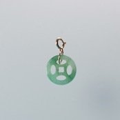 今季一押し！ コインモチーフの翡翠チャーム！ K10 coin ペンダントトップ A貨翡翠 jd_pt1211
