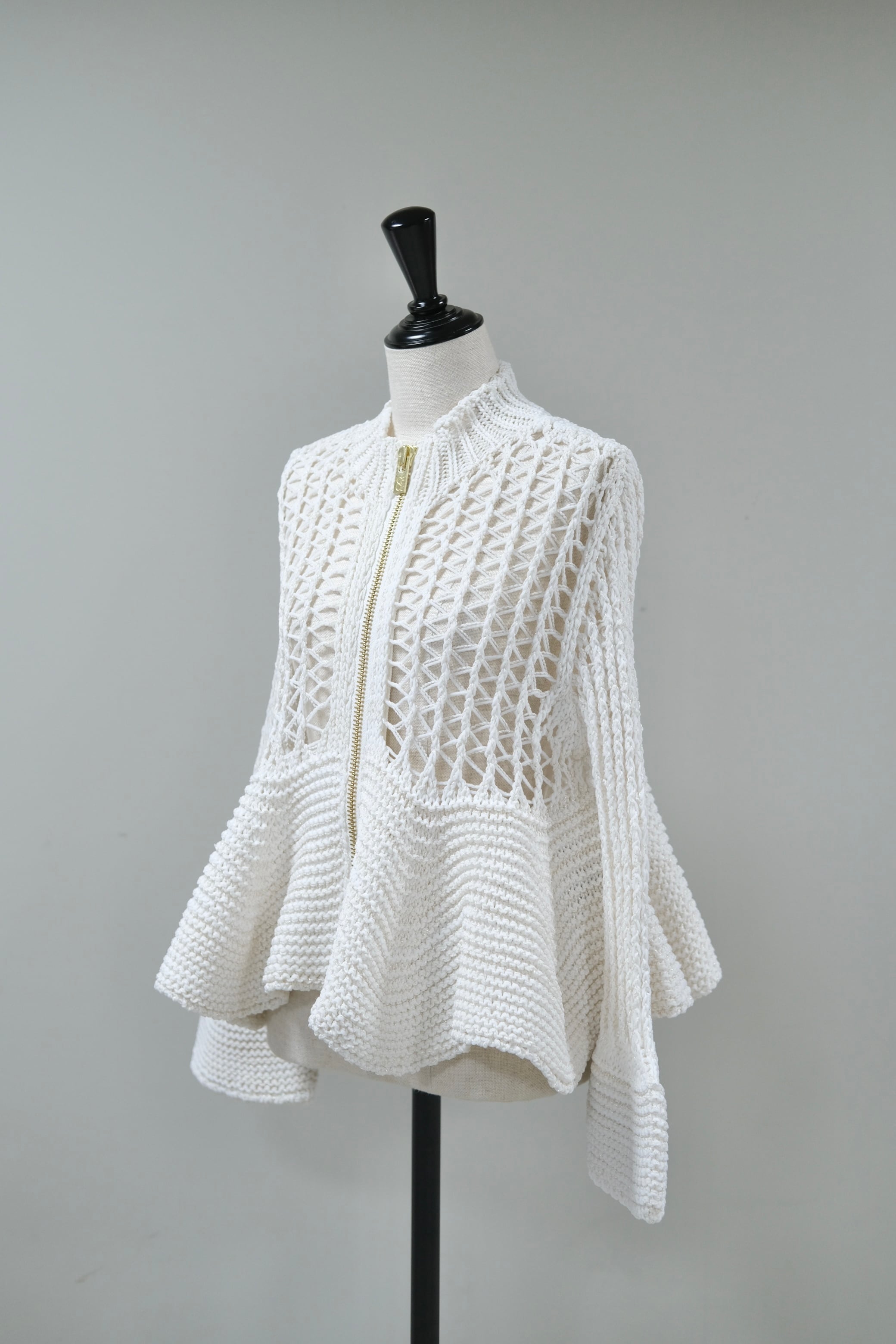 CFCL】POTTERY LOW GAUGE GLITTER ZIP CARDIGAN -white-gold- | loop