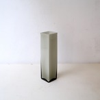 ライトグレーのスクエア花瓶