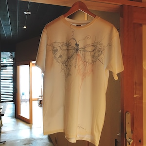 東學オリジナル手描きＴシャツ「糸蝶々 (butterfly)」