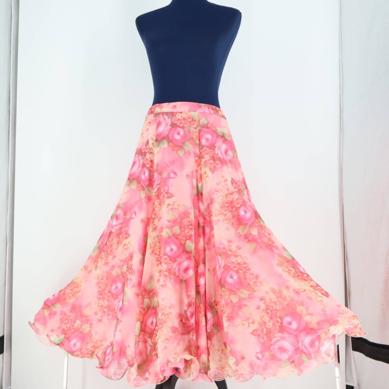 【美品 日本製 社交ダンス衣装】ピンク SEKINE スカート 花柄 フリル レース パーティ 発表会 レッスン 練習着 かわいい 軽い