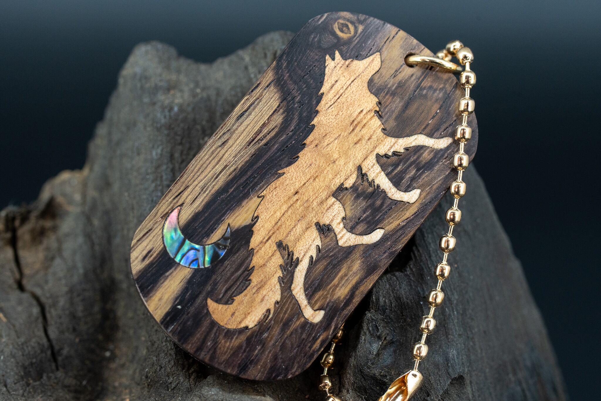 【 熱帯の黒き宝 】 ラオスブラック ドッグタグ 象嵌 闊歩