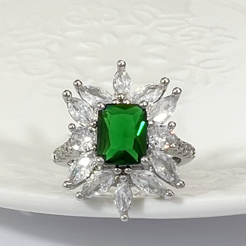 美品!】プラチナ ダイヤモンド 花形 ファッションリング