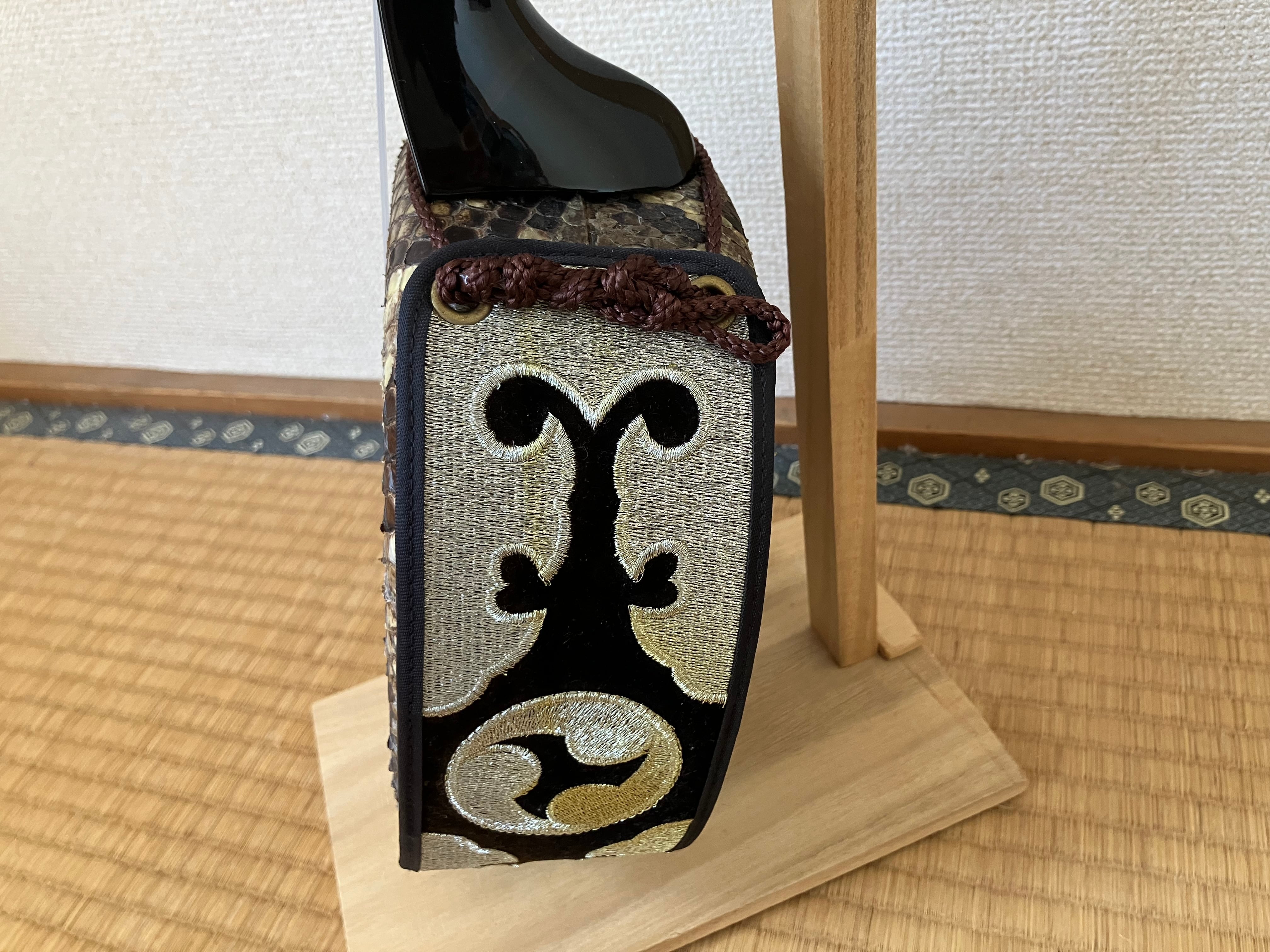 名工 内間直樹作 上級黒檀平仲知念本うるし仕上げ | クオレ三線工房え