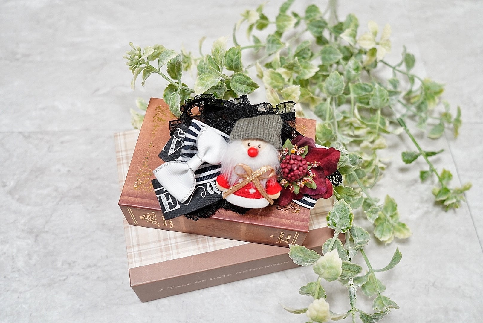 小人とナイトクリスマスチョーカー