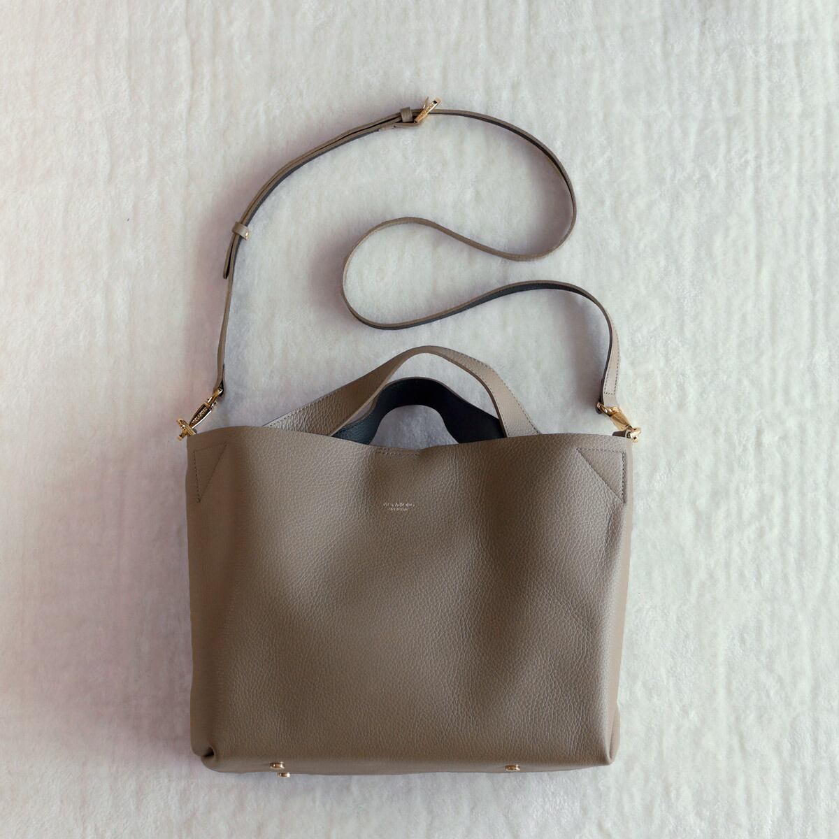 VIOLAd'ORO (ヴィオラドーロ) イタリアンWフェイスレザー ソフトフォルム トートバッグ