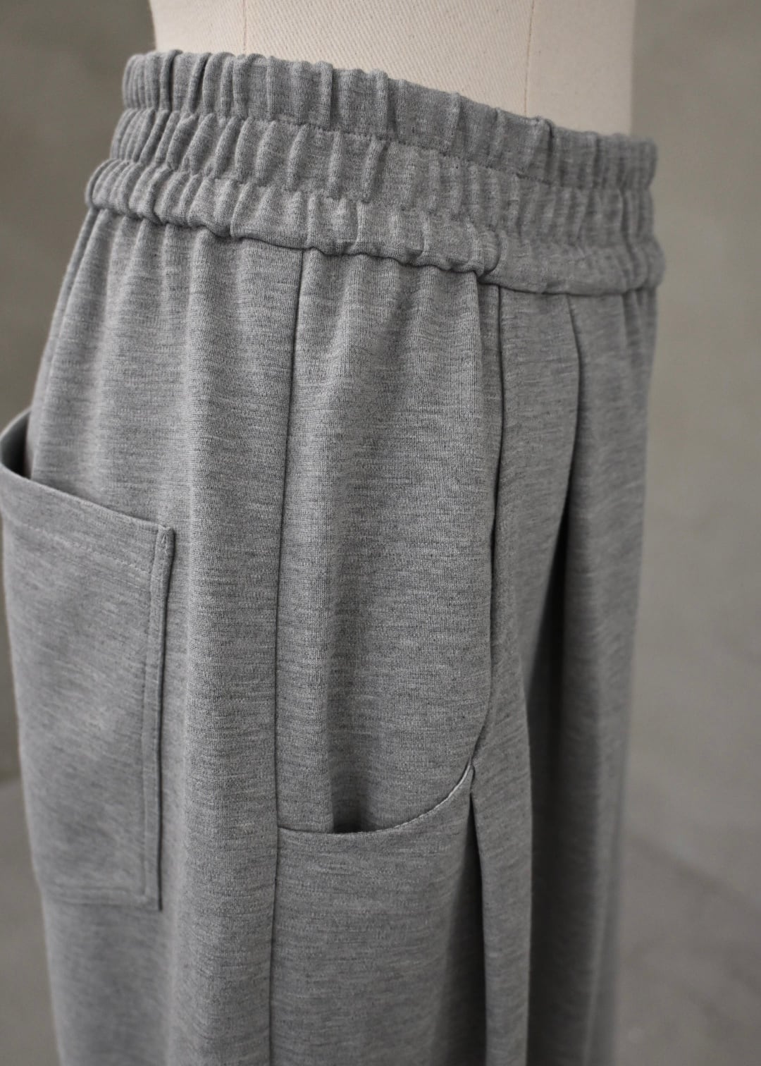Tuck Easy Pants (gray) | Lig.