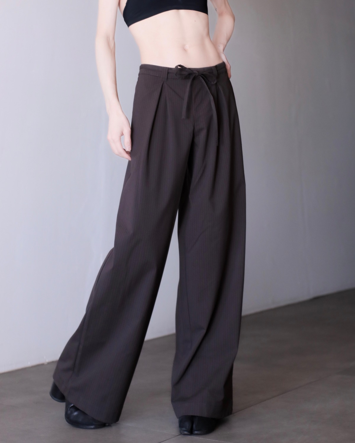 low-rise tuck design wide straight slacks chocolate brown color | oo ...