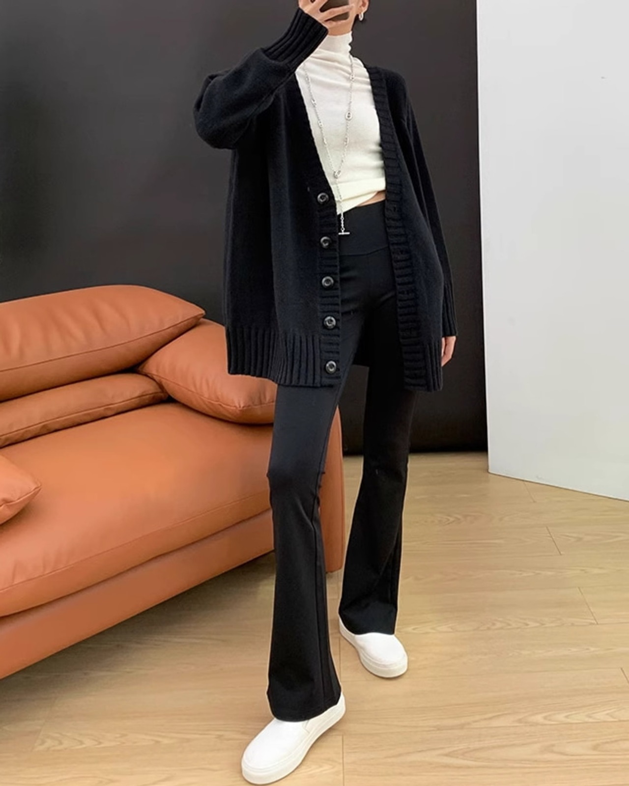 Loose fit V-neck Cardigan T20188