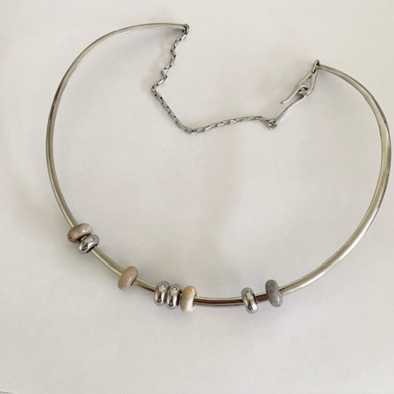 yonayona : hug choker necklace