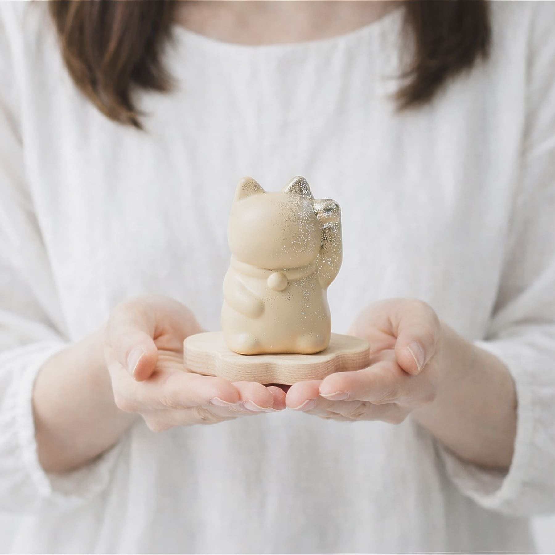 maneki maneki 】招き猫 漆 URUSHI ［ 銀の左手 ］ まねき まねき